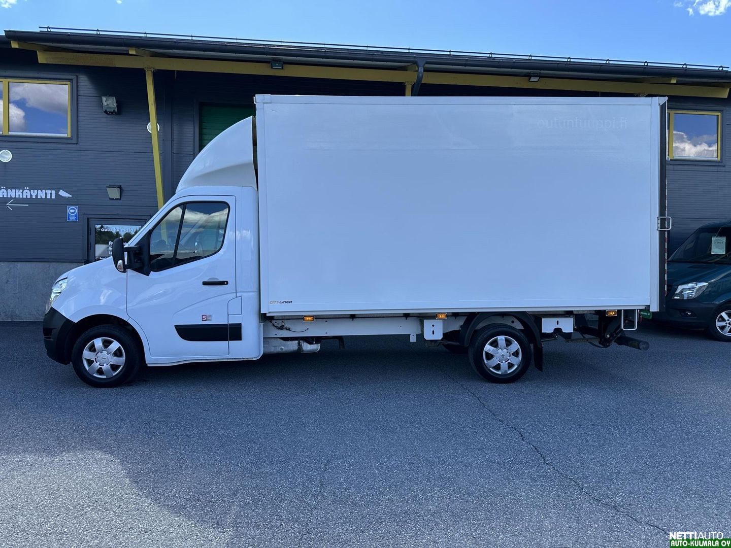 Nissan NV400