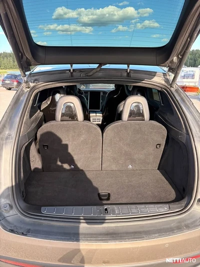 Tesla Model X 90D 2016, photo 8/8