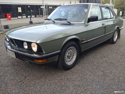 BMW 520 520i 1985, kuva 1/10