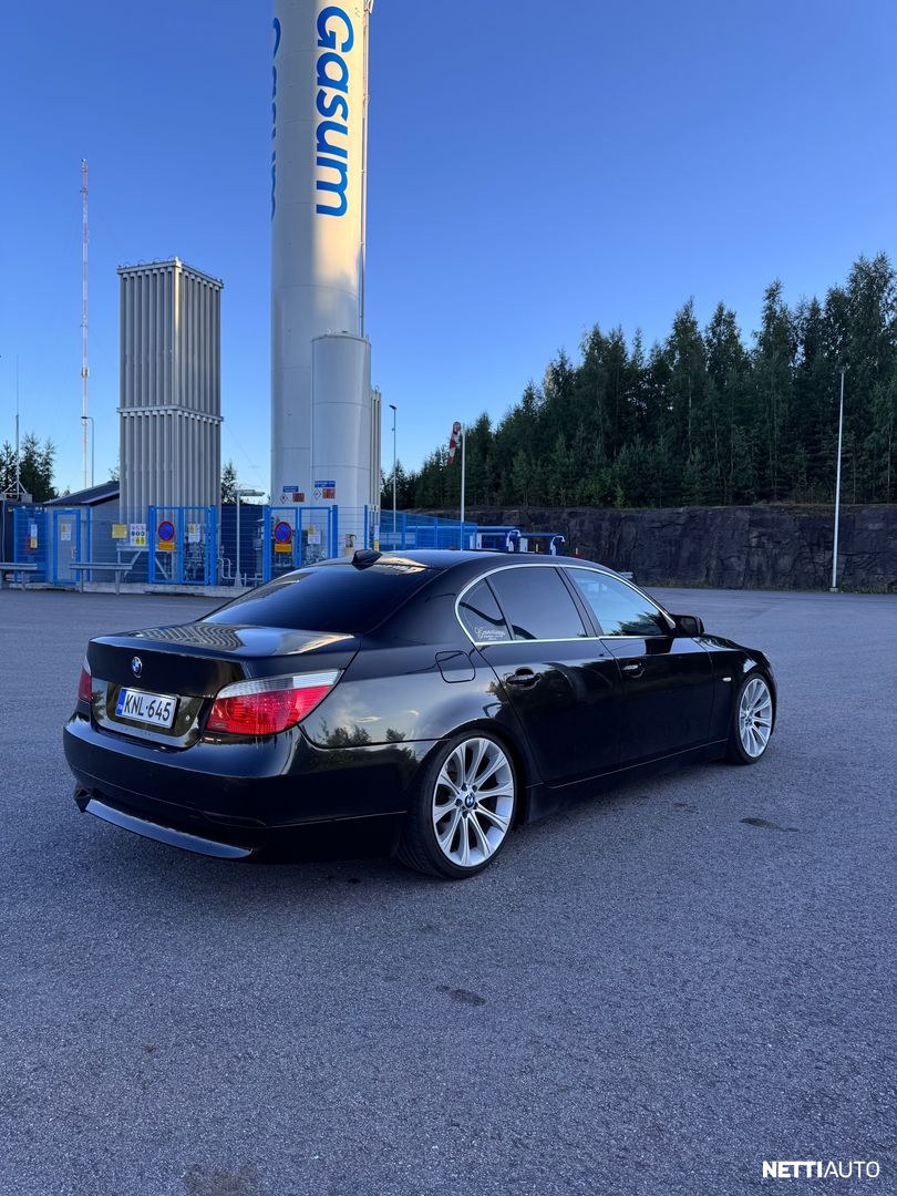 BMW 525