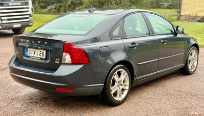 Volvo S40 2010, photo 3/17
