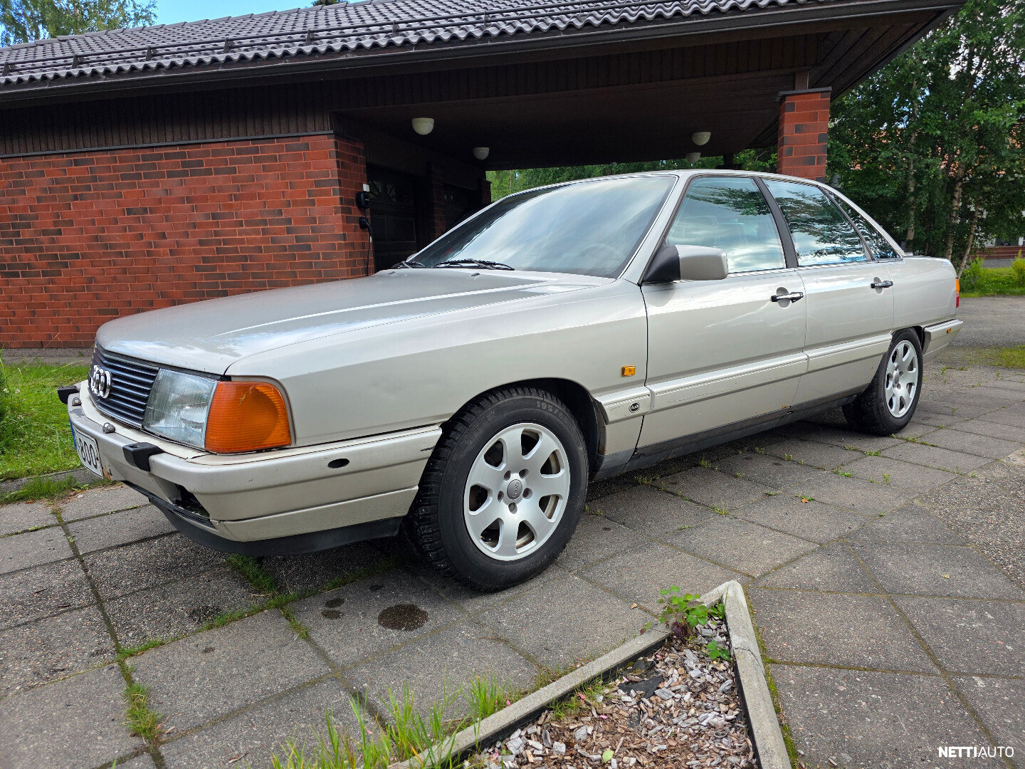 Audi 100