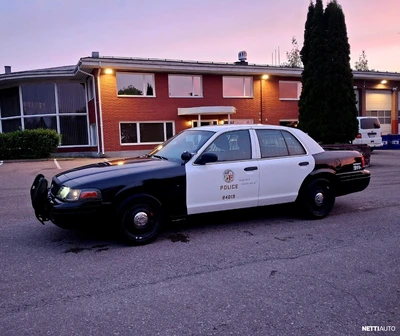 Ford Crown Victoria Police interceptor 2011, photo 6/11
