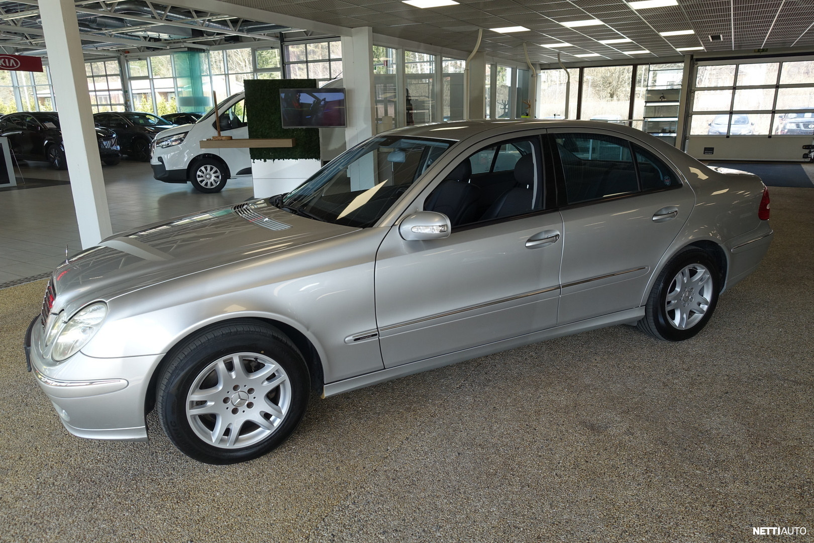 Mercedes-Benz E