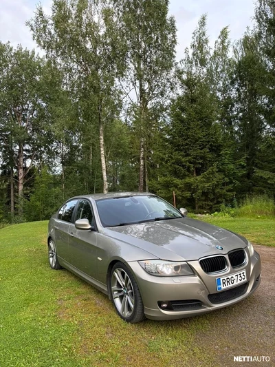 BMW 318 2010, photo 4/8