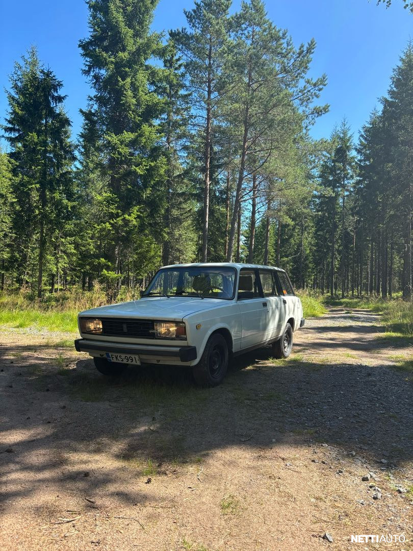Lada 2104