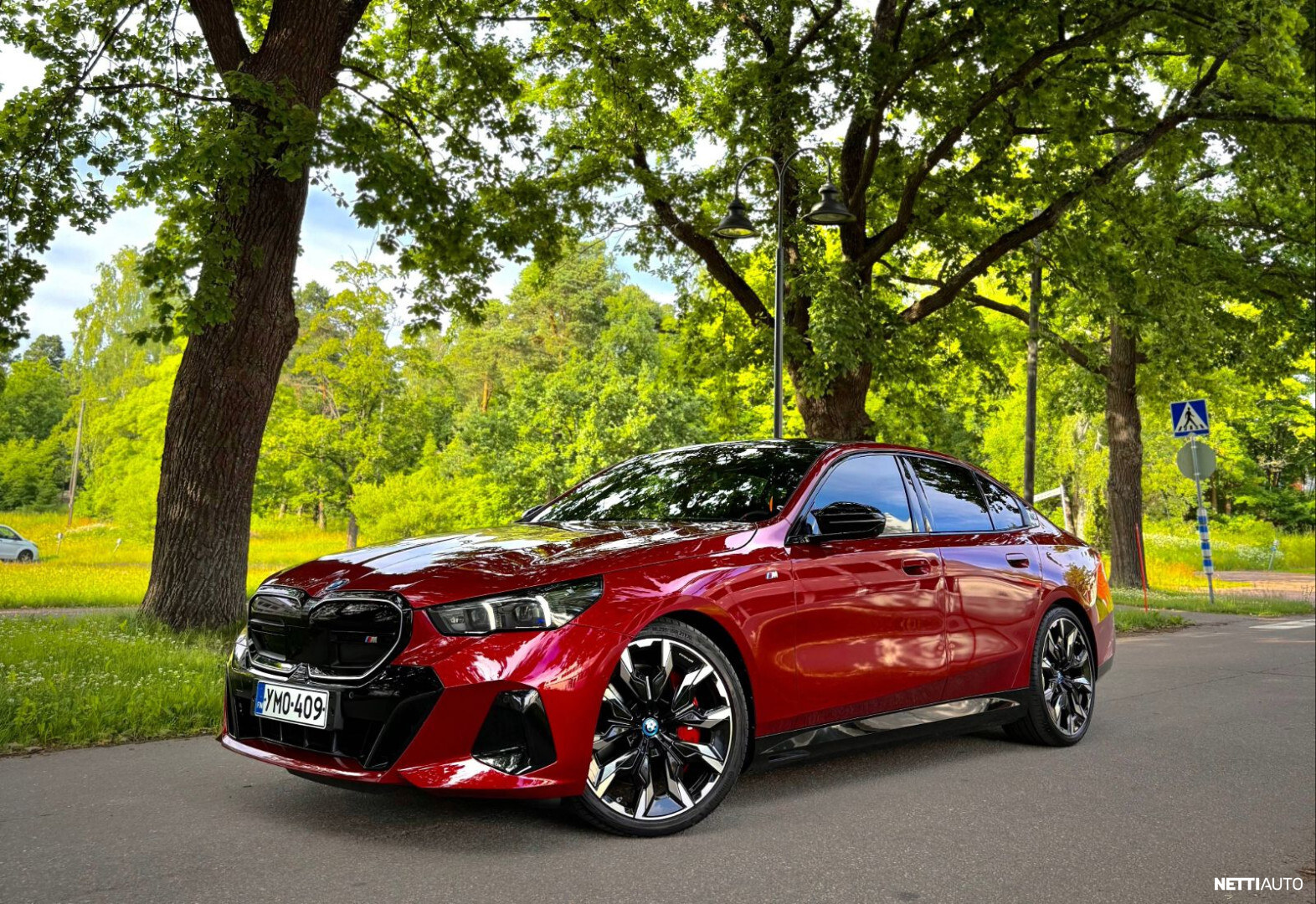 BMW i5 M60