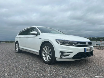 Volkswagen Passat 2018, photo 6/17