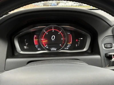 Volvo XC60 2016, photo 6/7
