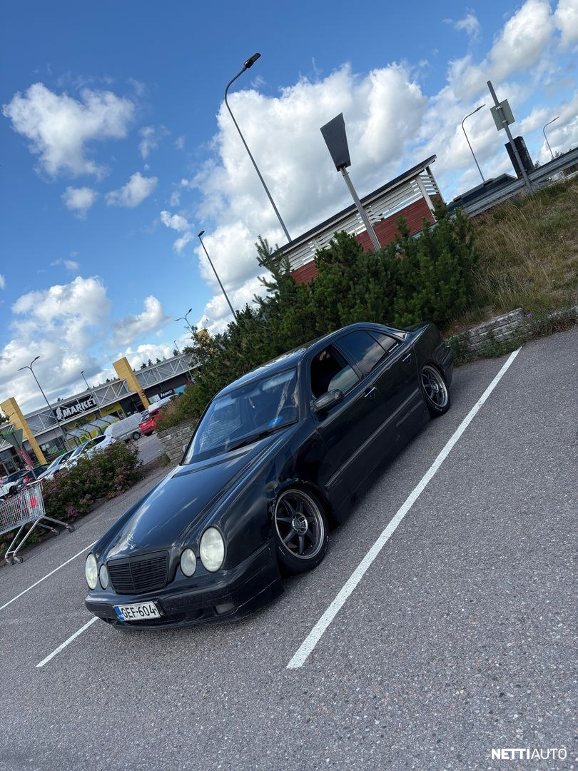 Mercedes-Benz 200