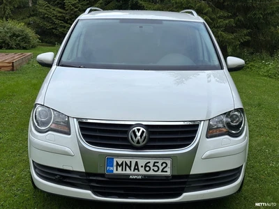 Volkswagen Touran 2009, photo 6/13
