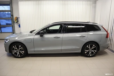 Volvo V60 2025, photo 4/24