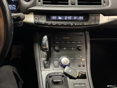 Lexus CT 2011, kuva 6/10