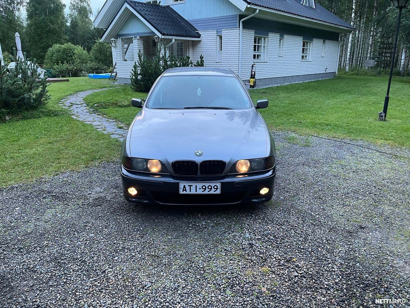 BMW 523