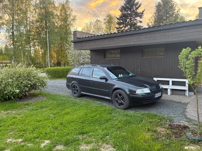 Skoda Octavia Combi 1,9 TDI 66kW Classic 2004, kuva 1/5