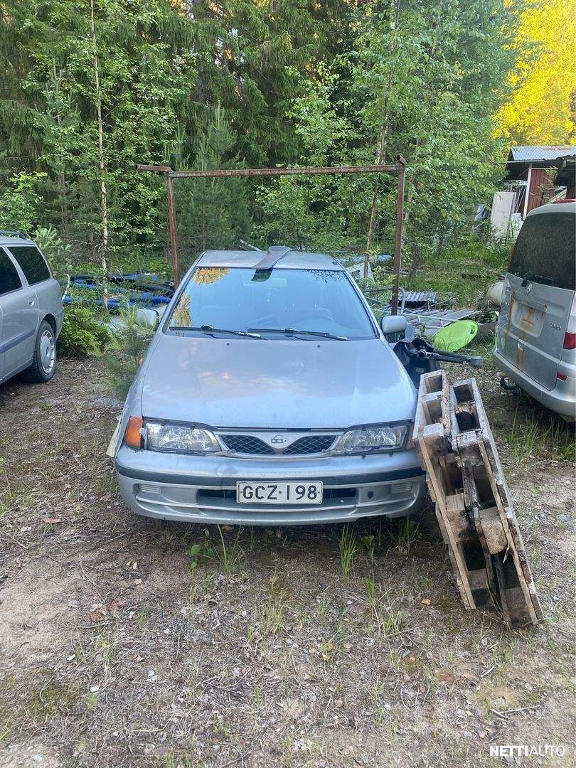Nissan Almera