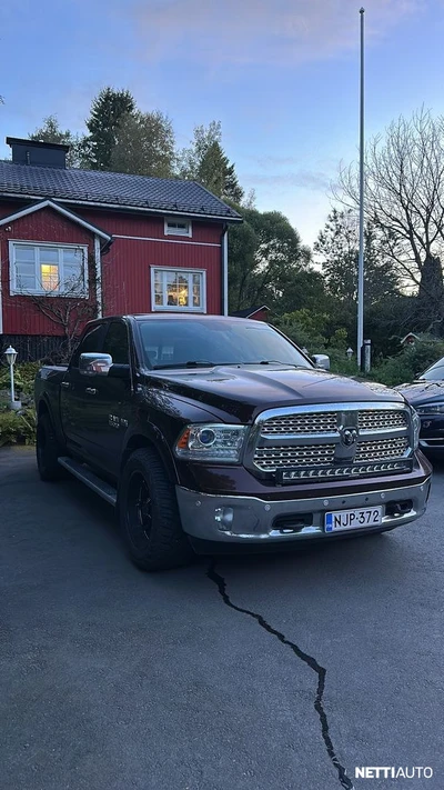 Dodge Ram 1500 5,7 Hemi Laramie 4x4 2014, kuva 4/21
