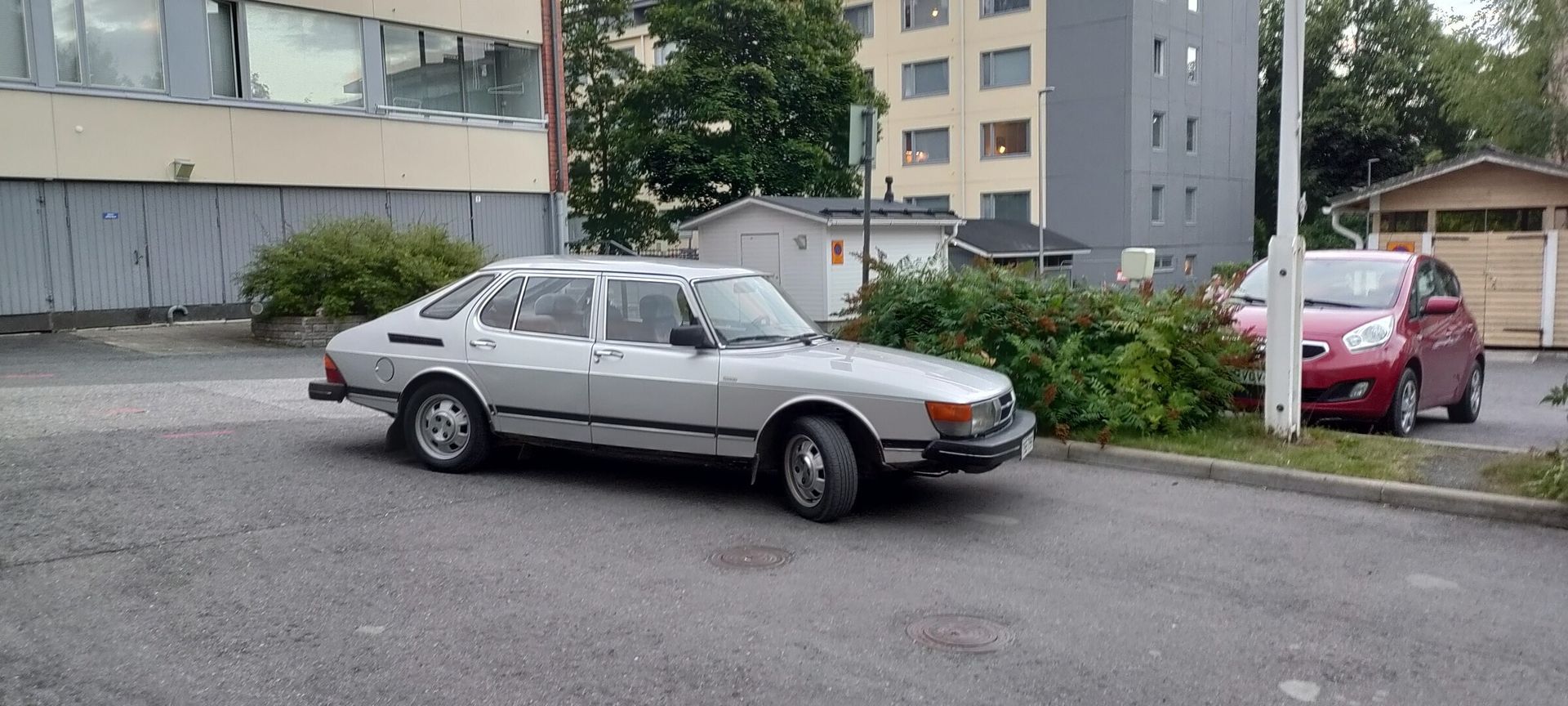Saab 900