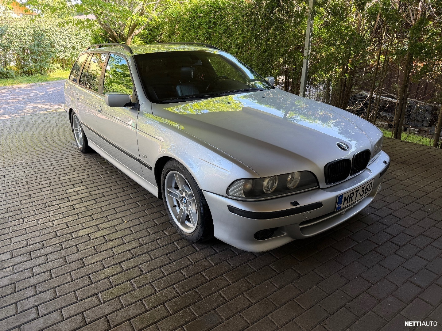 BMW 525