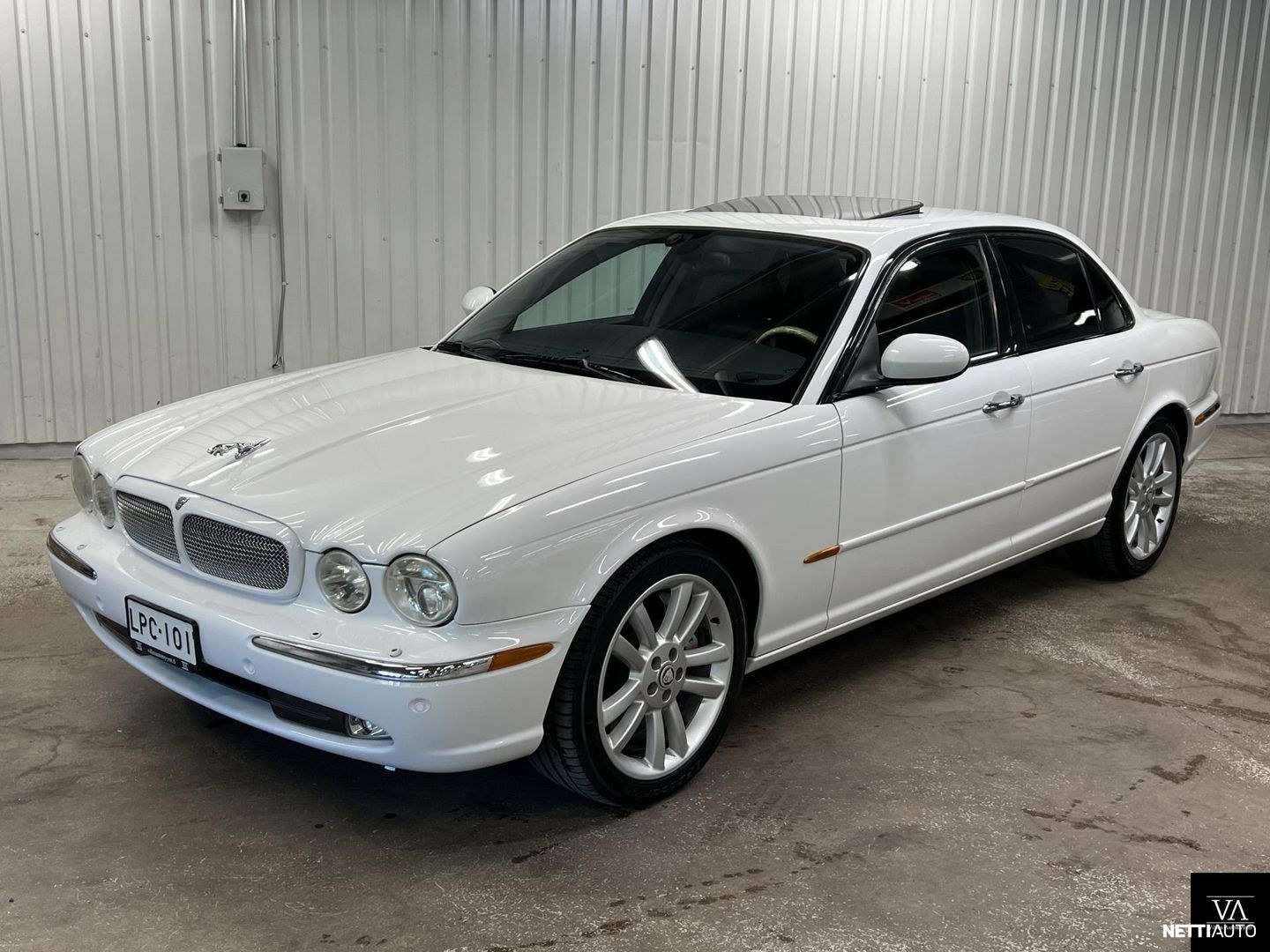 Jaguar XJR