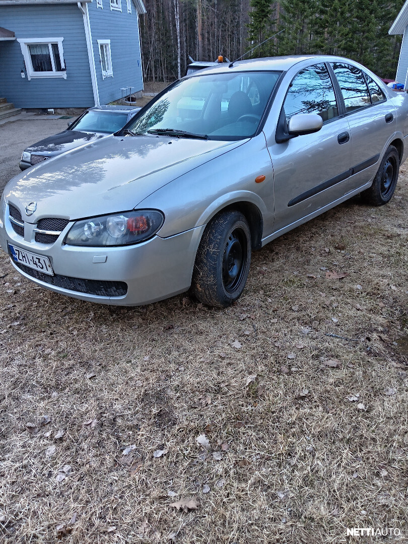 Nissan Almera