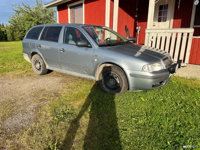 Skoda Octavia Combi 1,9 TDI Classic 66kW 2003, kuva 6/13