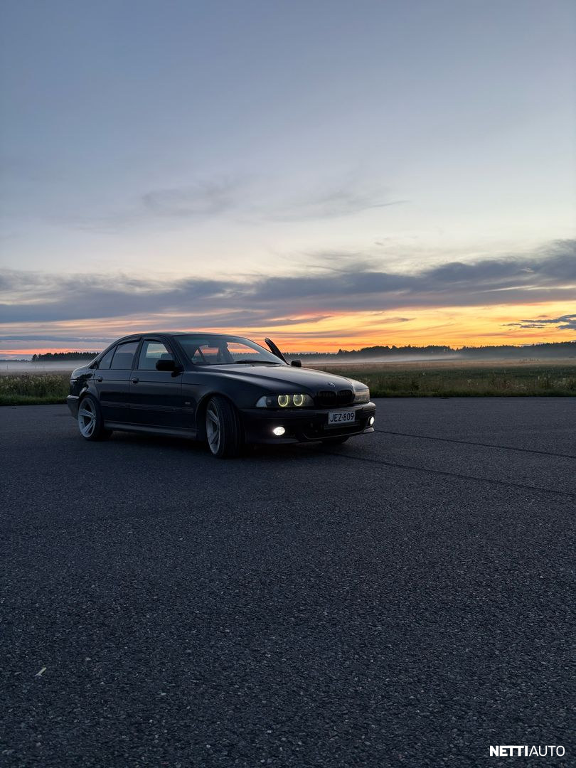 BMW 523