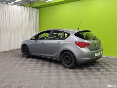 Opel Astra 2010, photo 5/36
