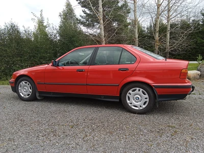 BMW 316 i 1,6 4d 1997, kuva 3/10