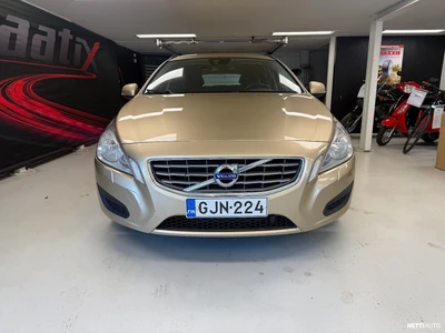 Volvo V60 D3 Kinetic 2011, kuva 5/11