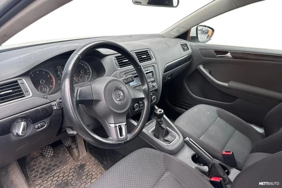 Volkswagen Jetta 2012, photo 3/3
