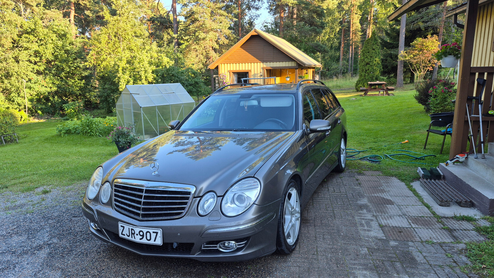 Mercedes-Benz E