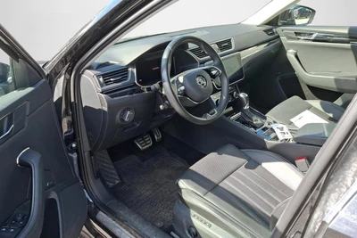 Skoda Superb 2023, kuva 4/5