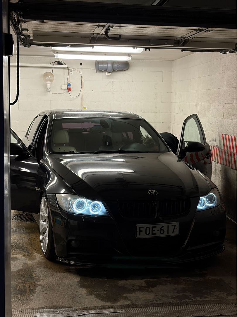 BMW 330