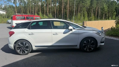 Citroen DS5 THP 200 Sport Chic 2012, kuva 4/13
