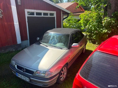 Opel Astra Bertone 1999, kuva 2/7