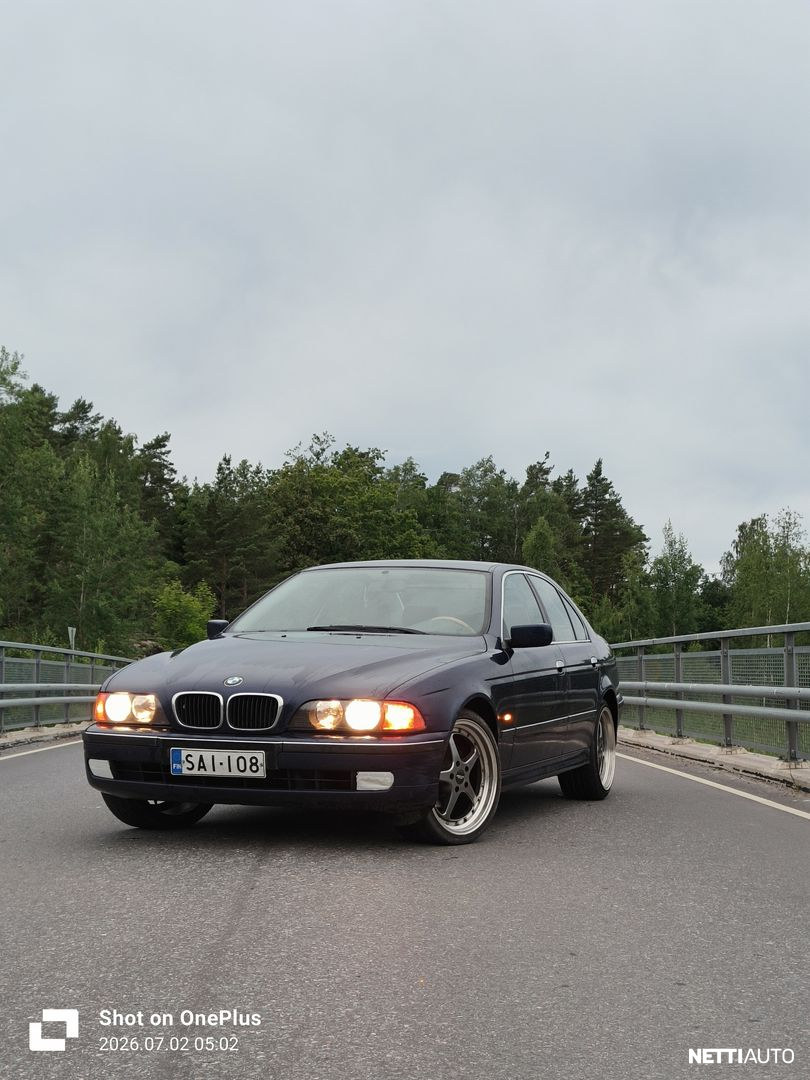 BMW 528