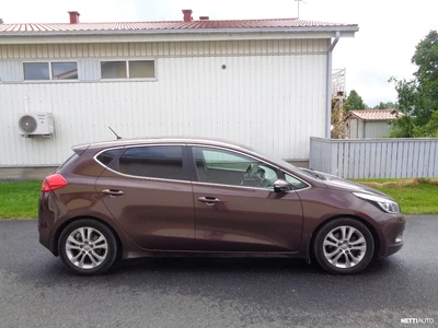 Kia Ceed 1,6 CRDi ISG EX 5D EcoDynamics 2013, photo 4/22