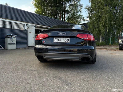 Audi S4 Sedan 3,0 V6 TFSI 245 kW quattro 2010, kuva 5/13