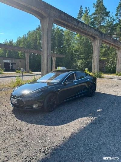 Tesla Model S 2014, kuva 6/10