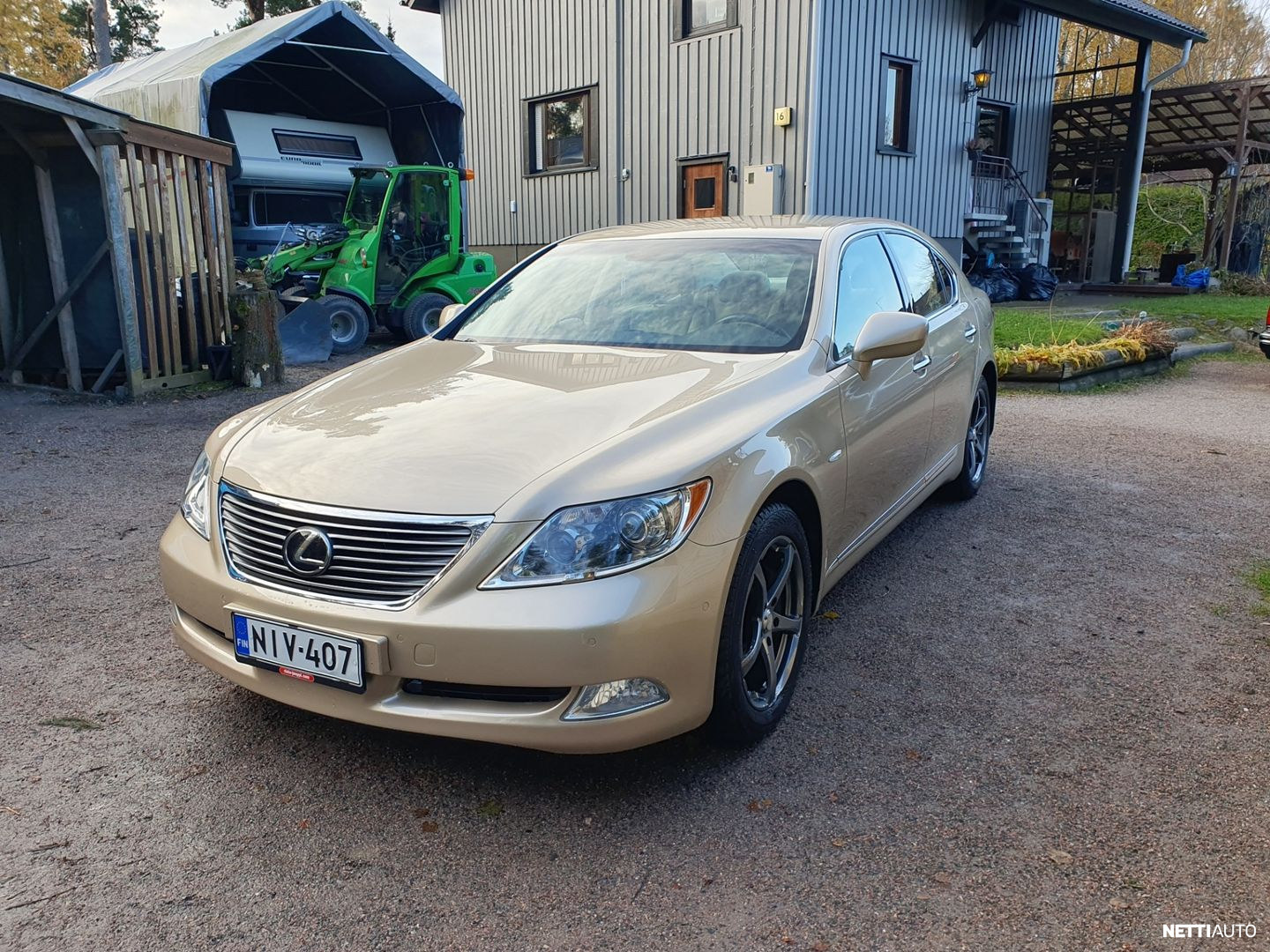 Lexus LS