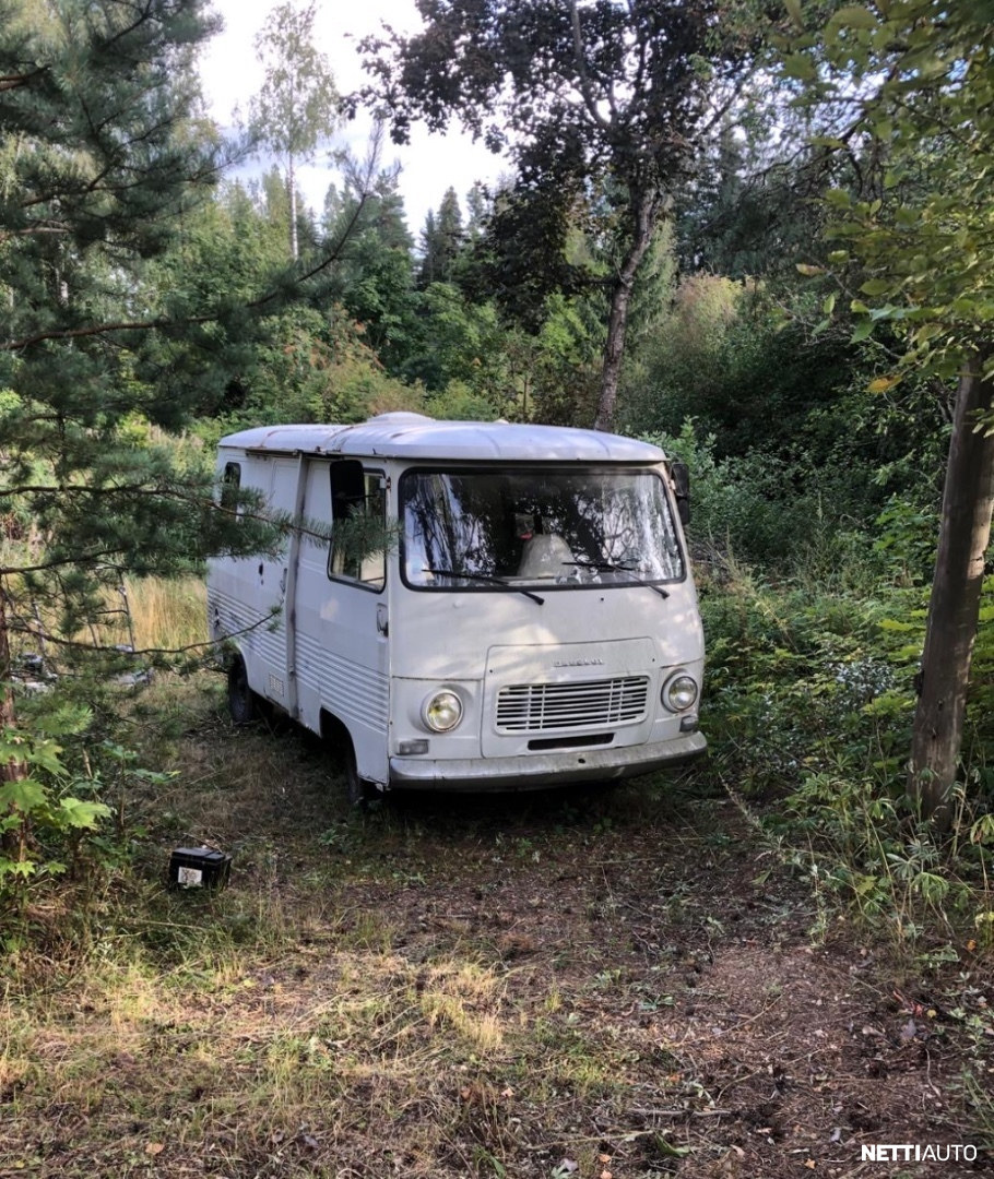 Peugeot J7