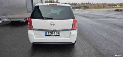 Opel Zafira 2011, photo 3/10