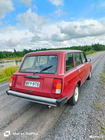 Lada 2104 1991, kuva 2/8