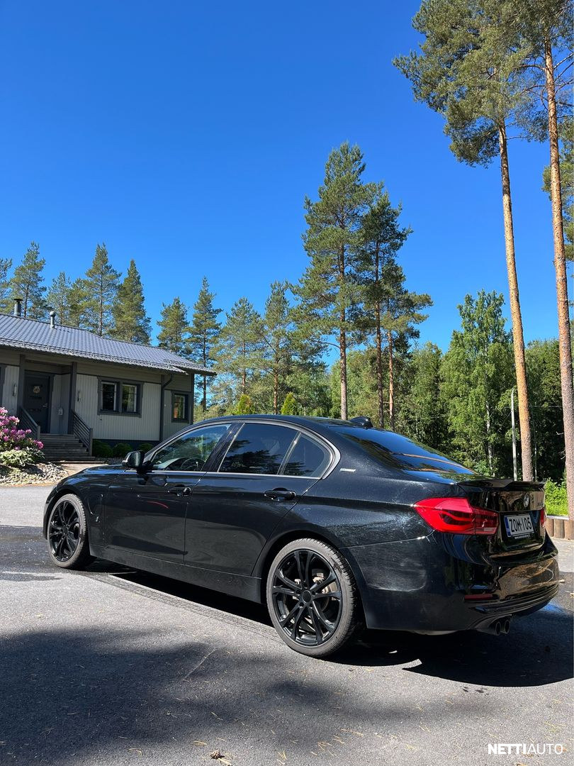BMW 330