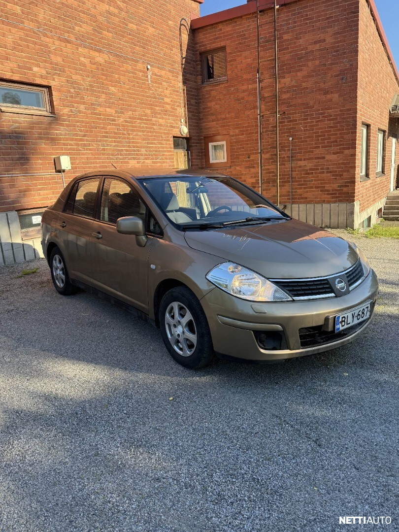 Nissan Tiida