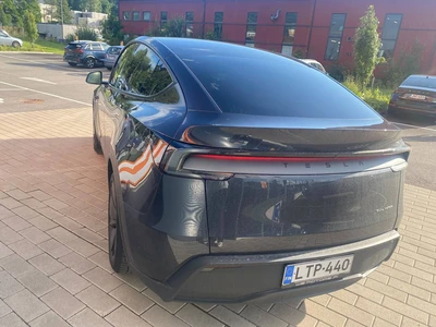 Tesla Model Y Long Range 2025, kuva 4/4