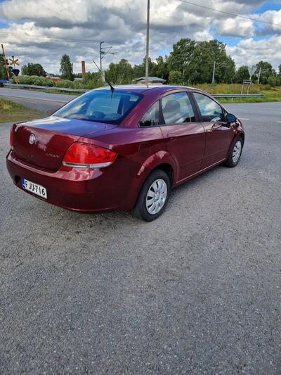 Fiat Linea Dynamic 1,4 8v 77hv Bensiini 2010, kuva 3/11