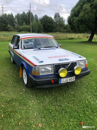 Volvo 244 1980, photo 2/8