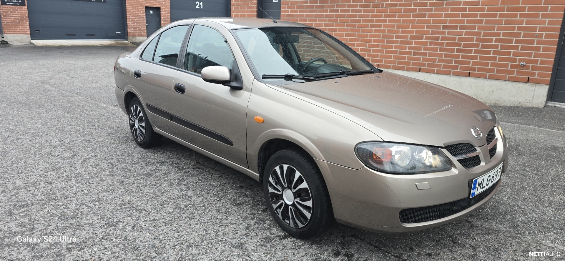 Nissan Almera